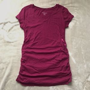 liz lange - maternity v neck